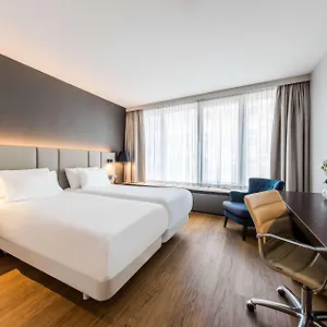 Otel Nh Caransa