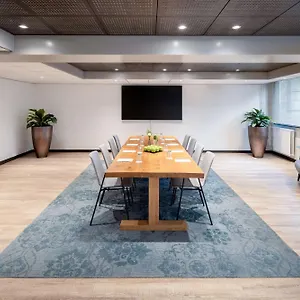 酒店 阿姆斯特丹史基浦机场nh酒店 ****