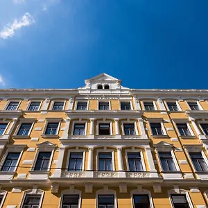 Lehrerhaus Otel